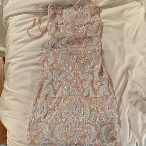 Elegant Sequin Embellished mini Dress house of Windsor fits size 4! Never worn